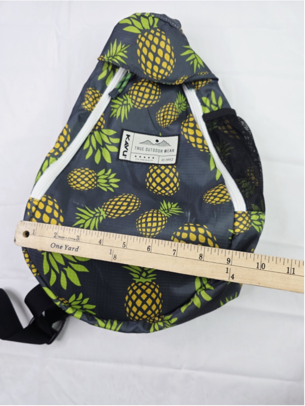 KAVU Outdoor Wear PINEAPPLE Rope SHOULDER Sling BAG Tote HIKING BACKPACK - Picture 3 of 5